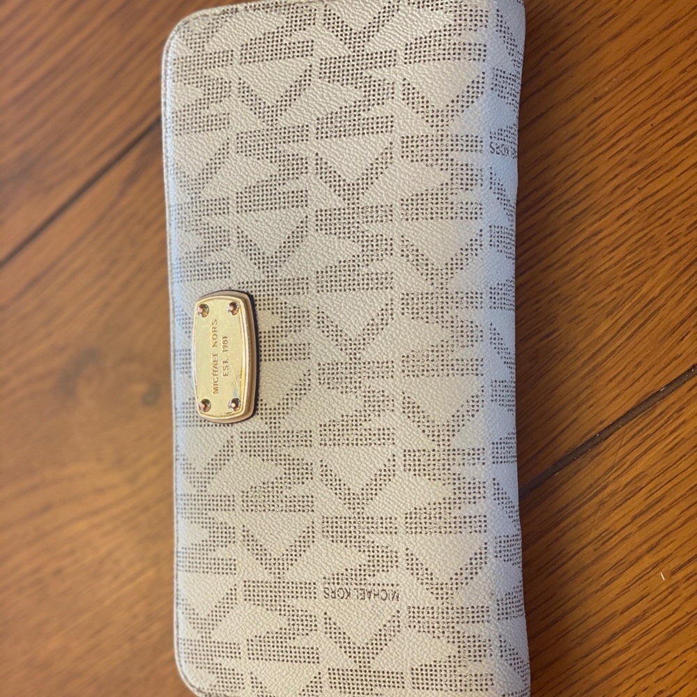 Michael Kors-White Monogram Wallet